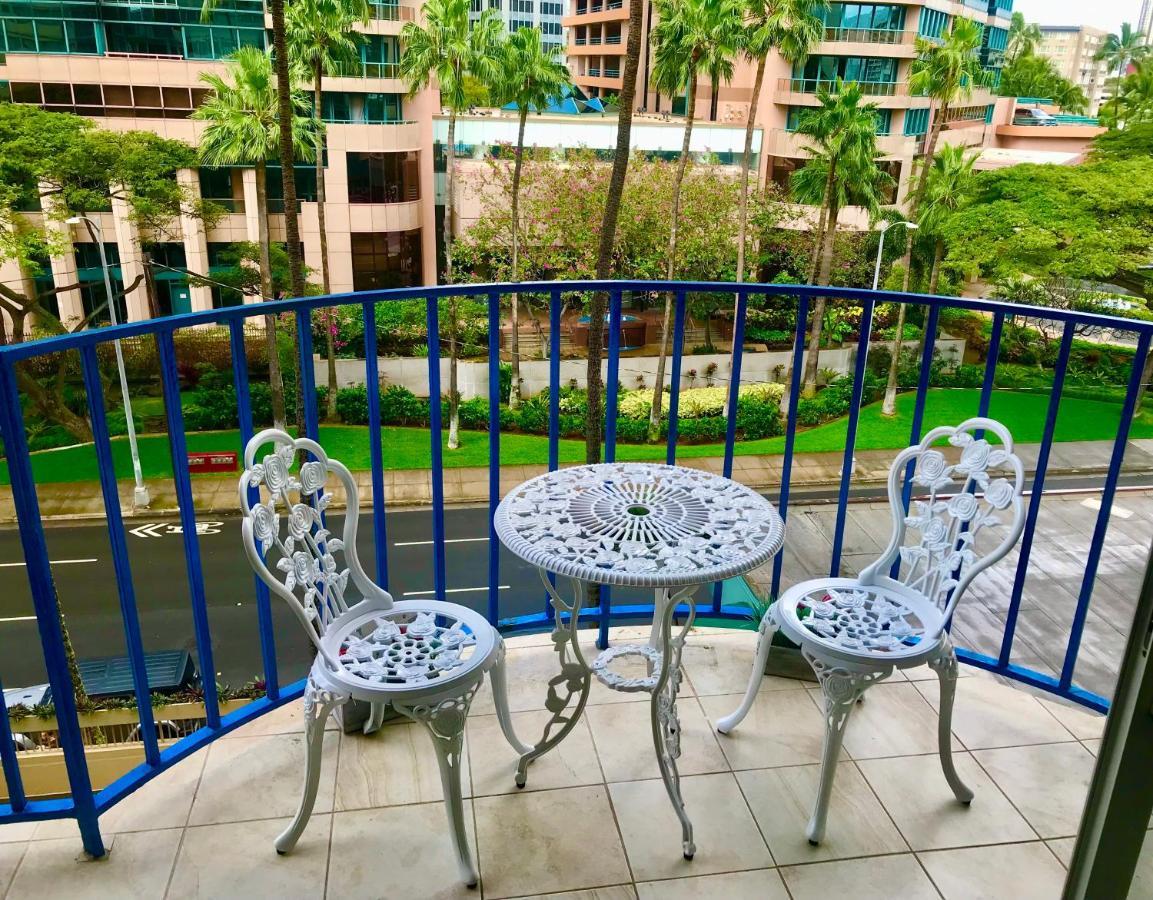Waikiki 2 Bedrooms, 1 Bath, Free Parking, Sleep 6 Honolulu Exterior photo