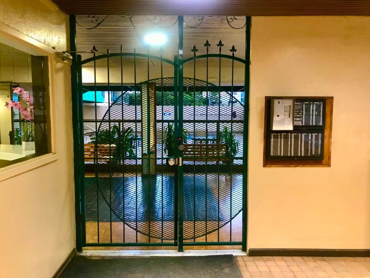 Waikiki 2 Bedrooms, 1 Bath, Free Parking, Sleep 6 Honolulu Exterior photo