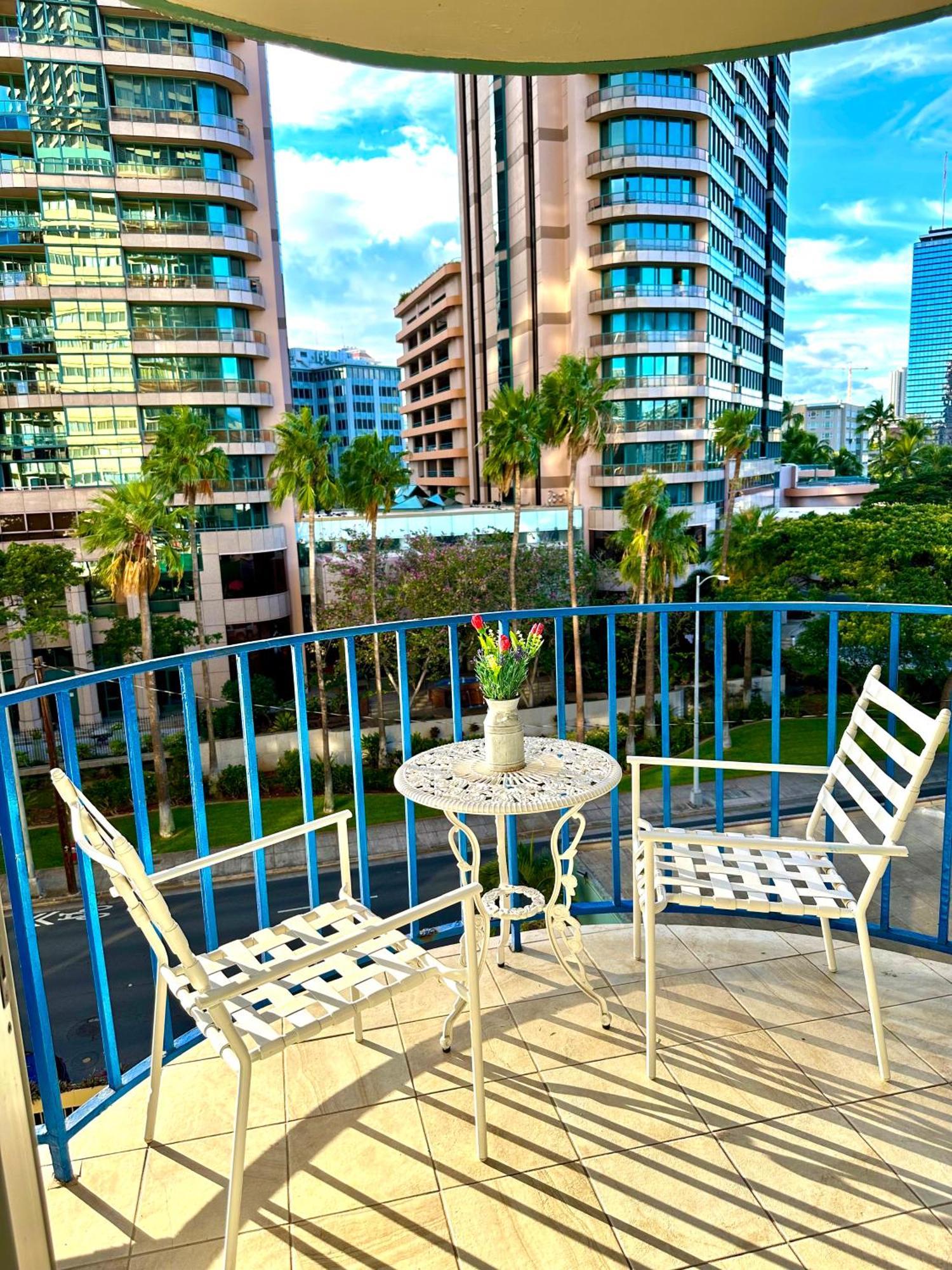 Waikiki 2 Bedrooms, 1 Bath, Free Parking, Sleep 6 Honolulu Exterior photo